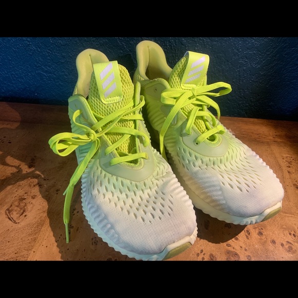 Adidas alphabounce neon women’s running shoe size 10 - Picture 2 of 6